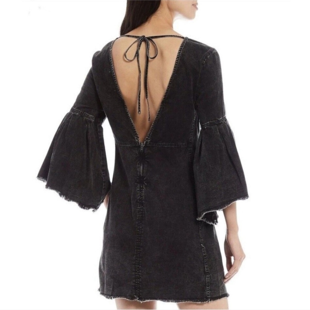 Free People We The Free Distressed Mini Reckless Life Denim Dress Sz 4 - Picture 2 of 9